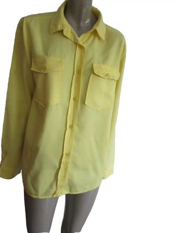 chemise oversize 100%lyocelle marque senes taille indiquée unique peut aller a une taille 40/42