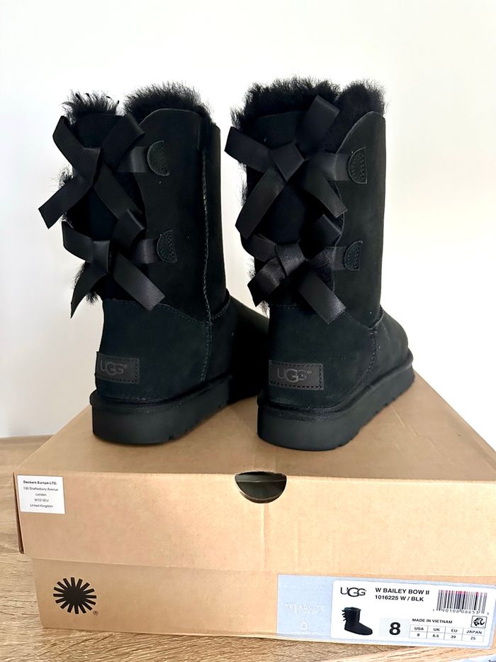 Bottes UGG Bailey Bow II originales noires neuves taille 39 - photo numéro 2