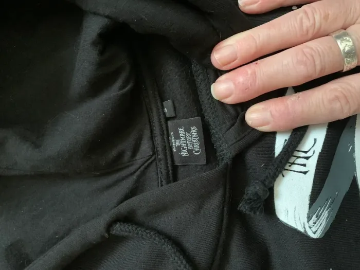Sweat, étrange Noël de monsieur Jack, taille S capuche neuf trop petits pour moi - photo numéro 3