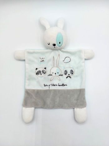 Doudou plat lapin blanc gris les p’tites bouilles MOTS D’ENFANT bleu vert sos doudou