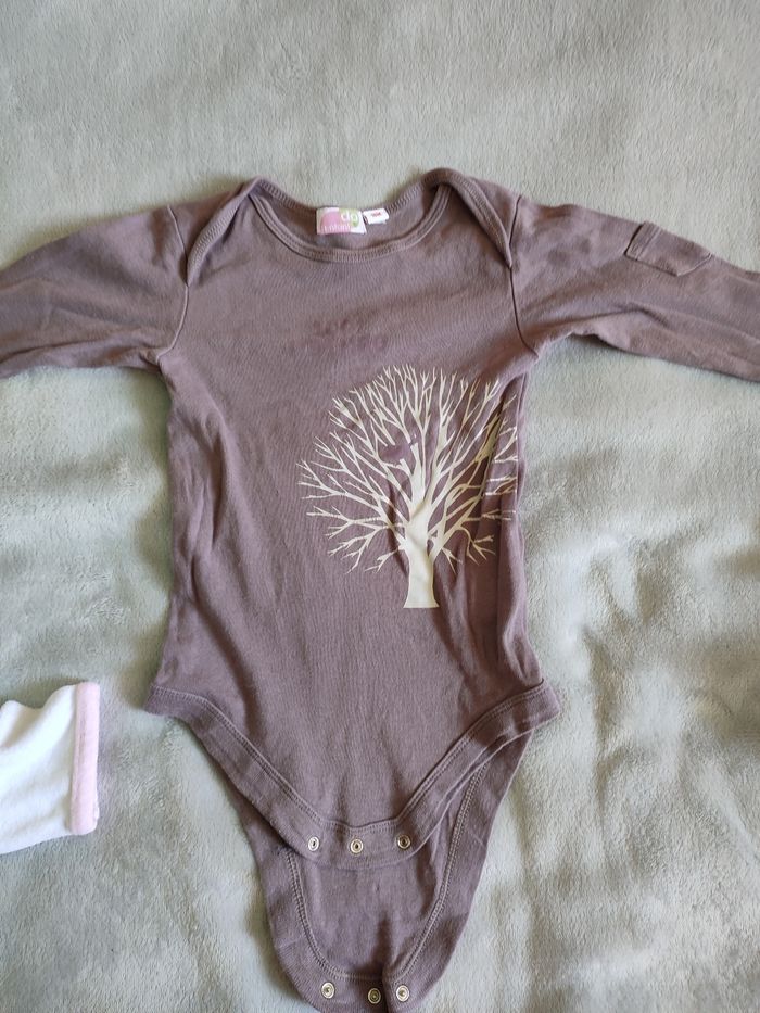 Lot bodies 18 mois - photo numéro 4