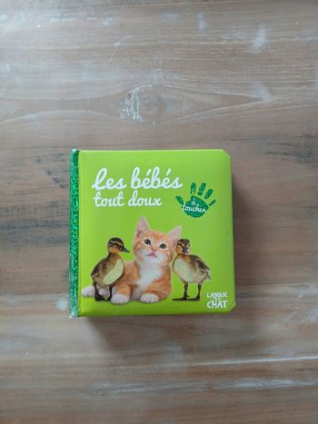 Livre a toucher_Les bébés tout doux