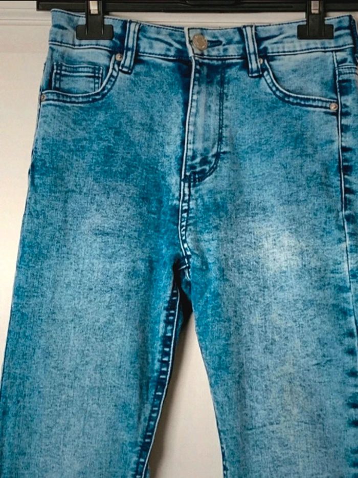Jean skinny bleu Bershka XS
34 - photo numéro 2