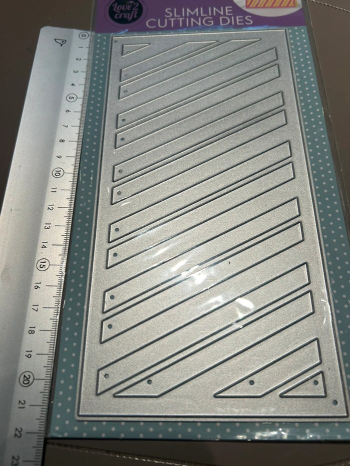 Die Slimline rayé