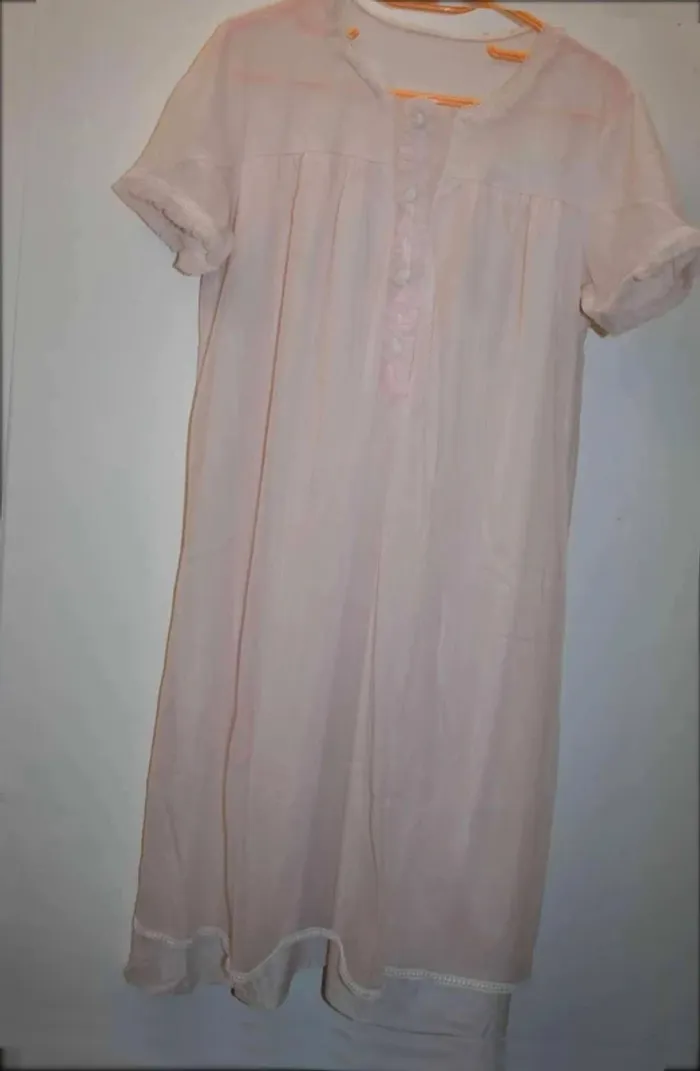 chemise  de  nuit