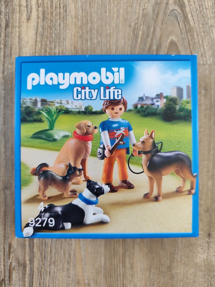 Playmobil City Life 9279 - Entraineur et 4 chiens