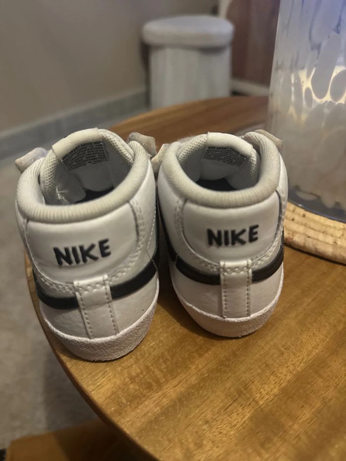 Blazers Nike authentique pointure 25 - photo numéro 3