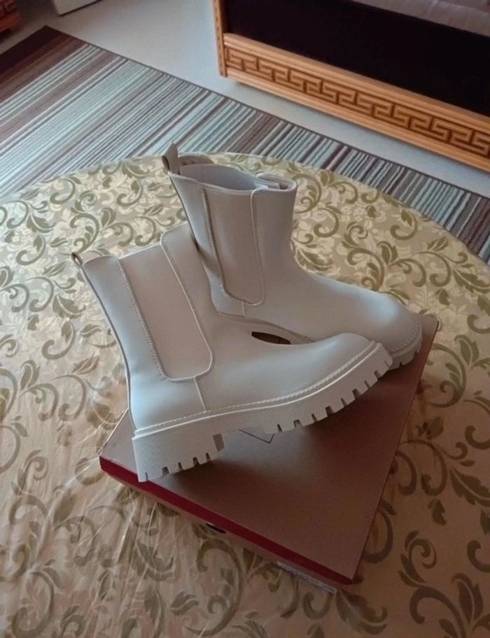 Bottines neuves 40 - photo numéro 2