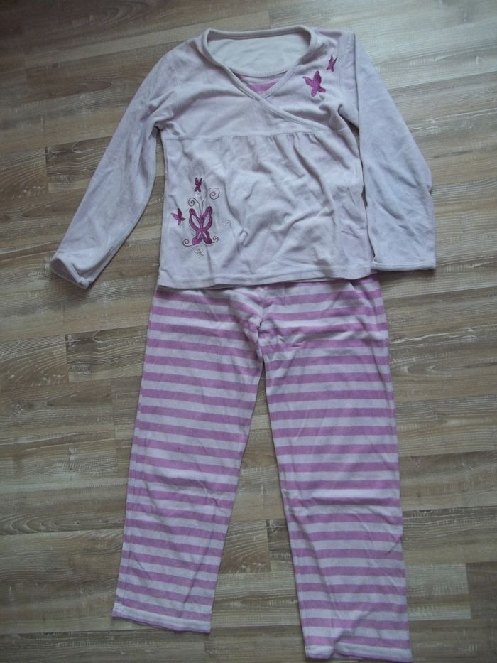 Pyjama (2) velours mauve papillons La Halle 12 ans - photo numéro 1