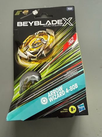 Toupie Beyblade X Arrow Wizard 4-80B + Lanceur - Takara Tomy de Hasbro