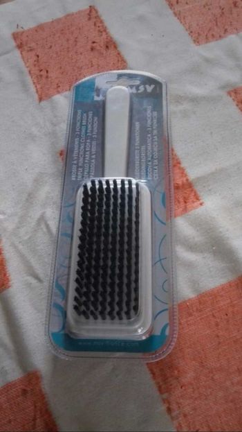 Brosse à vêtements