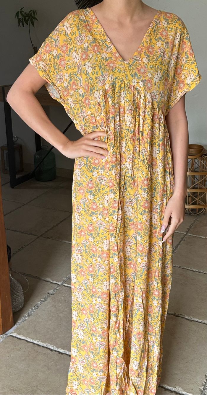 Robe fleurie jaune