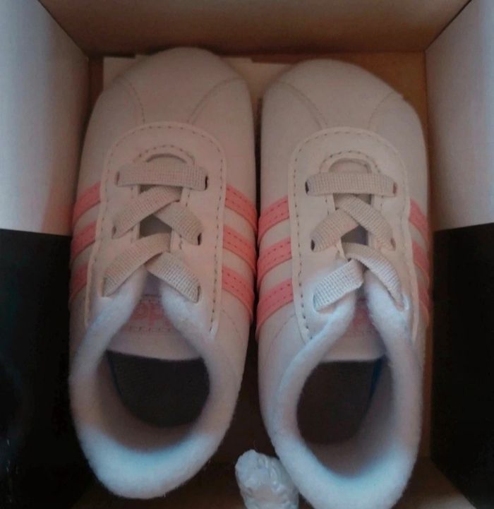 Chaussure bébé taille 19