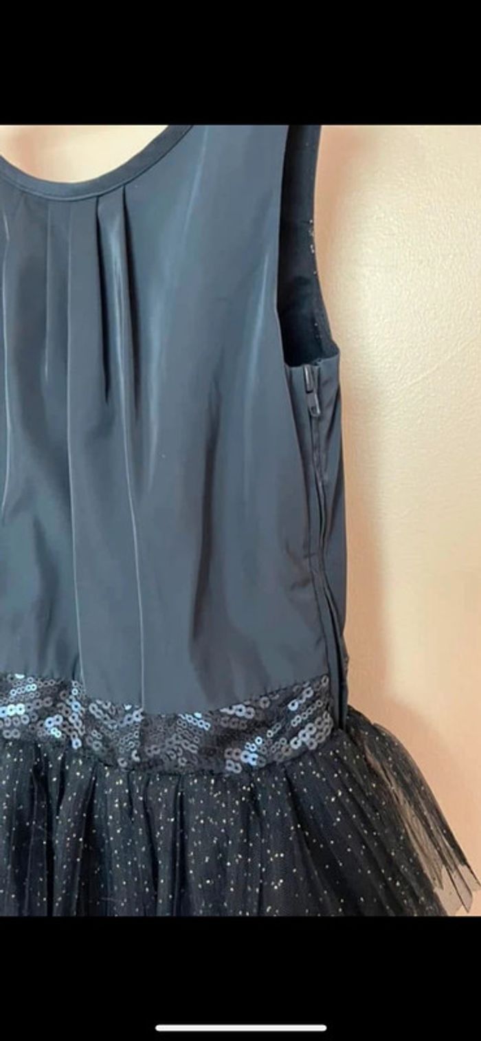 Robe tape à l’œil fête , neuve sans étiquette tulles sequins pailettes - photo numéro 2