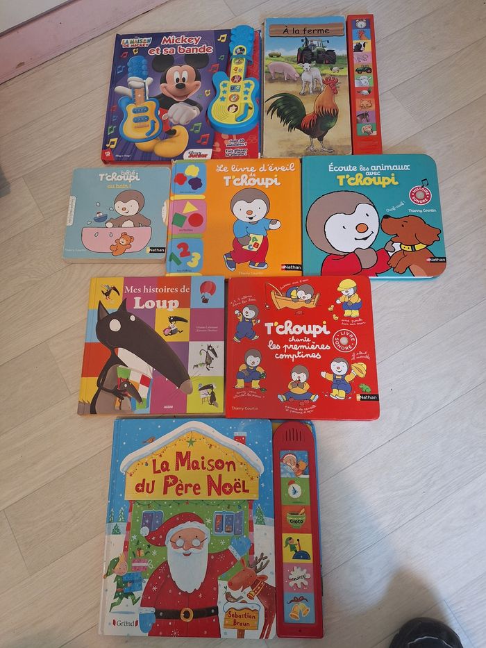 Lot de livres tchoupi et autres