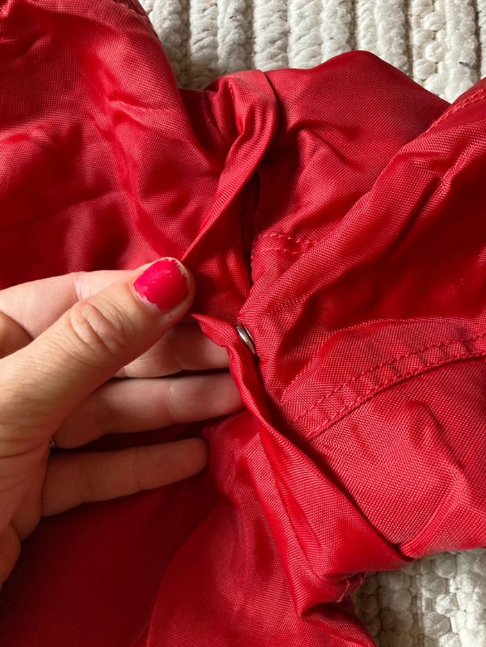 Bomber rouge avec capuche à boutons Ferrari 4 ans - photo numéro 5