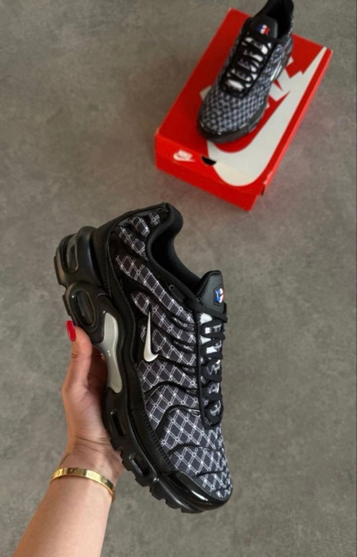 Nike tn 93 saint denis noir gris 45 - photo numéro 7