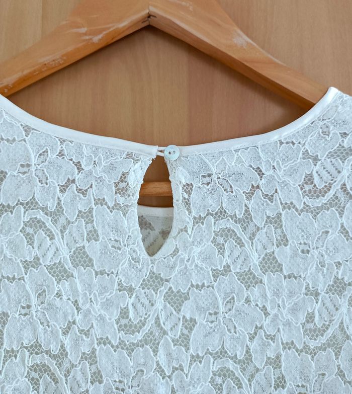 T shirt ivoire en dentelle a manches longues. La Boutique. Taille 44 - photo numéro 7