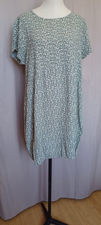 Très jolie robe d'été femme T U 