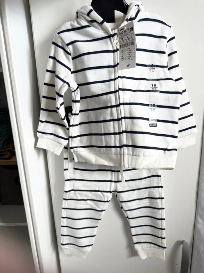 lot 18 vêtements dont 4 ensembles bébé garçon - 18 mois – Neuf avec étiquette - valeur 93€ - photo numéro 12