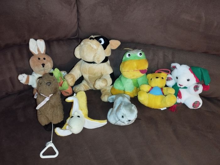 8 peluches