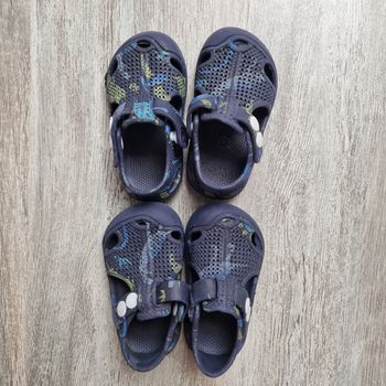 Lots 2 crocks 21 bébé chaussure