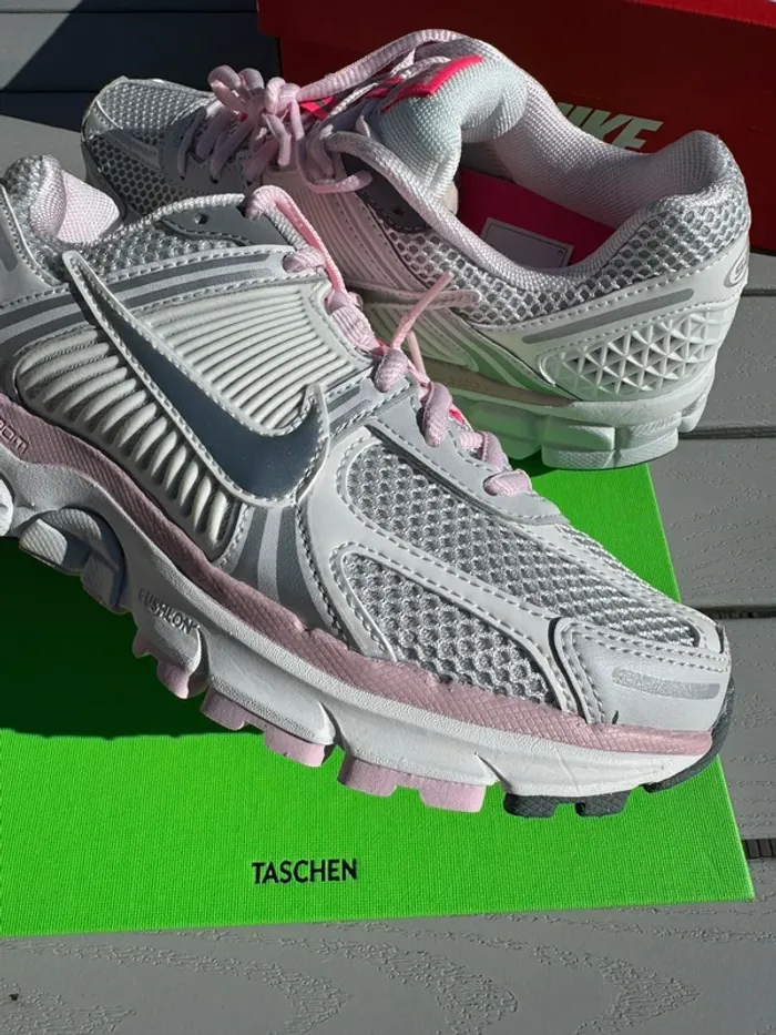 Nike Vomero 5 520 Pack White and Pink Foam 💕 - photo numéro 4