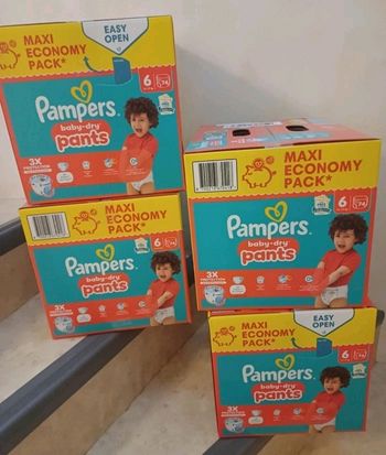 Lot 4 cartons Pampers pants taille 6