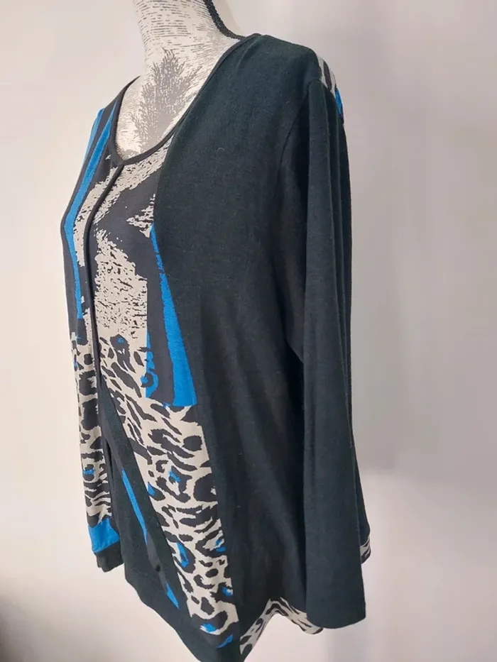 Haut bleu noir comme neuf - photo numéro 5