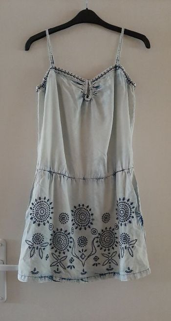 Robe brodée Desigual 40 impeccable