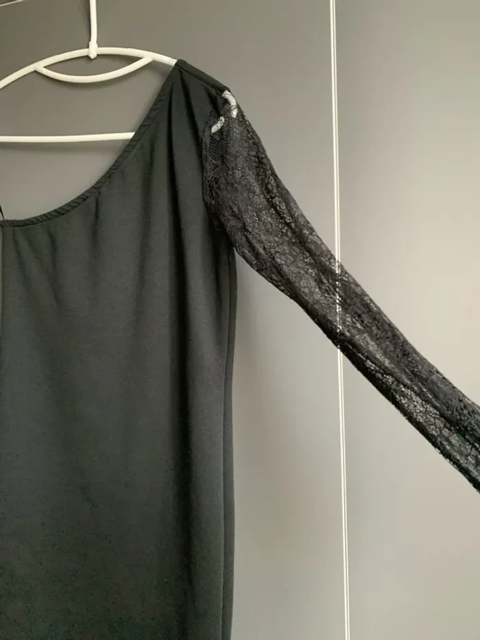 Robe noire one soulder - photo numéro 2