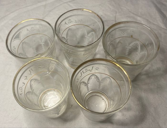 Lot de 5 verres à thé dorés et blancs - photo numéro 2