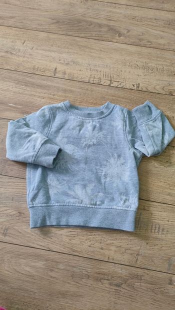 Sweat gris 3 ans.