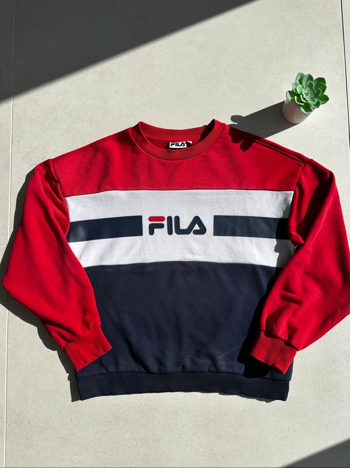 Sweatshirt Fila rouge et bleu Taille M  👕 - photo numéro 3