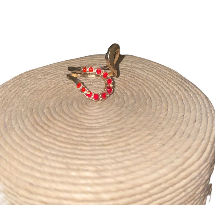 Bague fantaisie. Taille 62. Strass rouge. Très bon état. - photo numéro 6