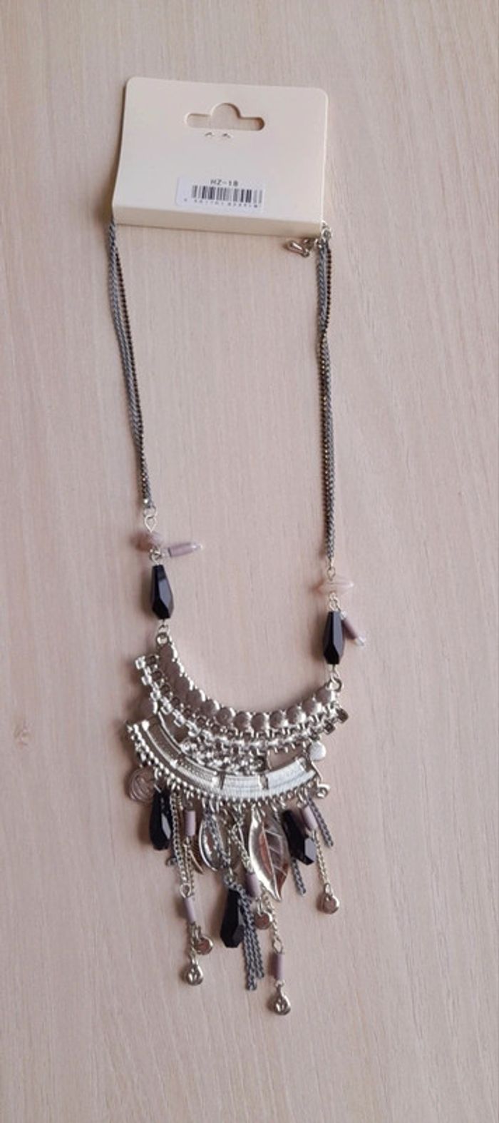 Collier neuf - photo numéro 3