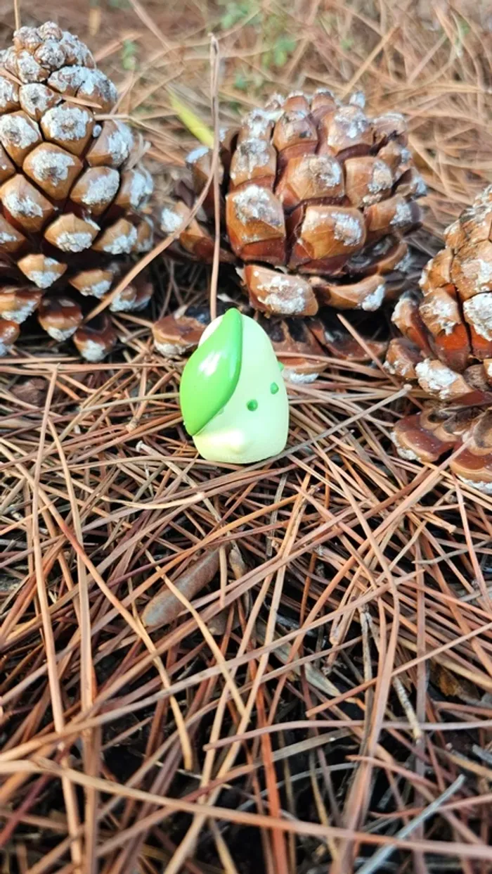 Super figurine Pokemon Nintendo finger puppet Germignon - photo numéro 2