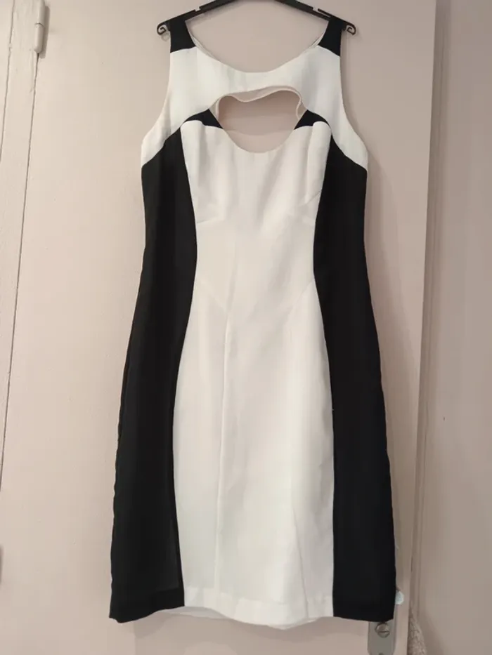 Robe bicolore noir et blanc Taille M