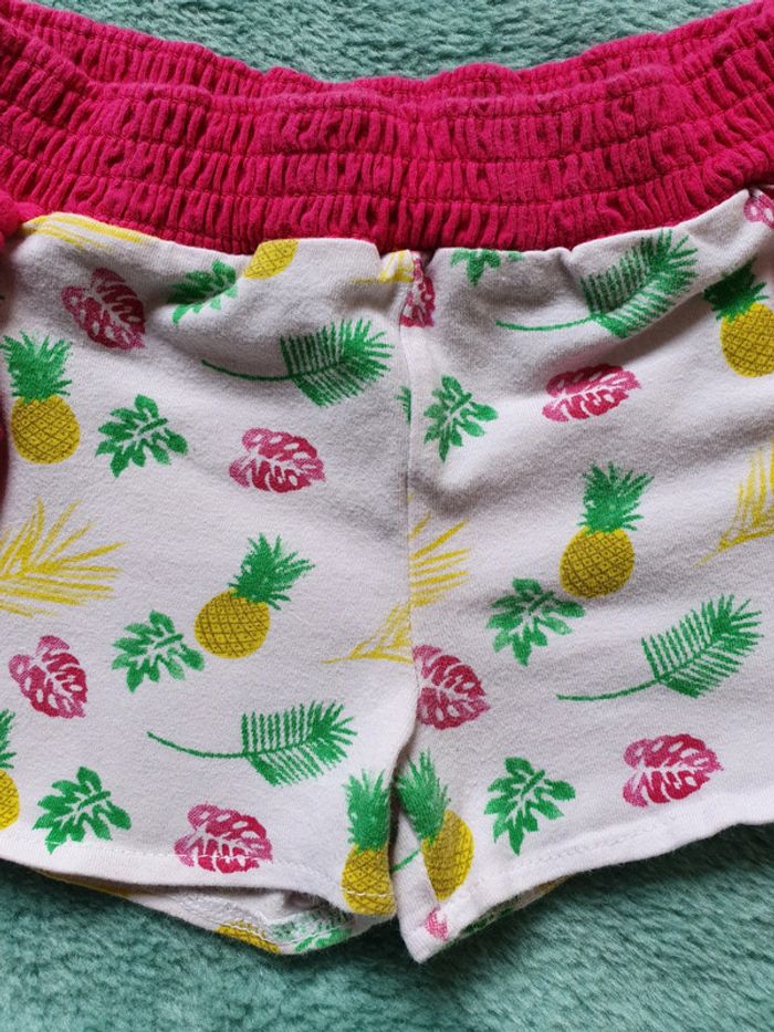 Très beau short 3 ans - photo numéro 2