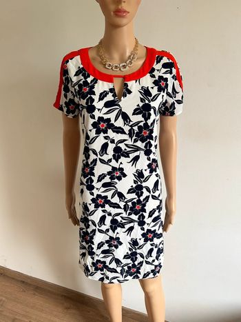 Robe blanche et fleurie sans manches Tex taille 38 jamais portée