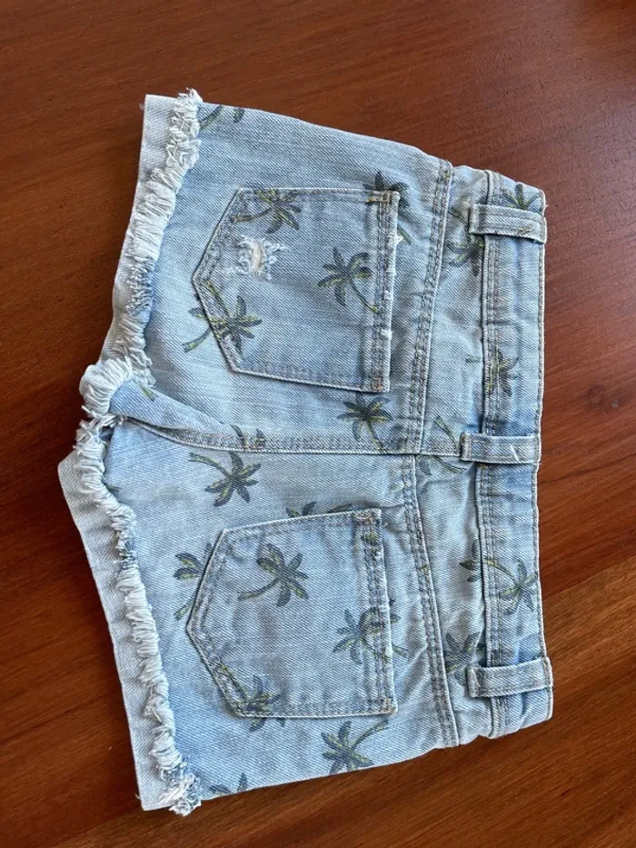 Lot de deux shorts taille 3 ans très bon état. - photo numéro 7