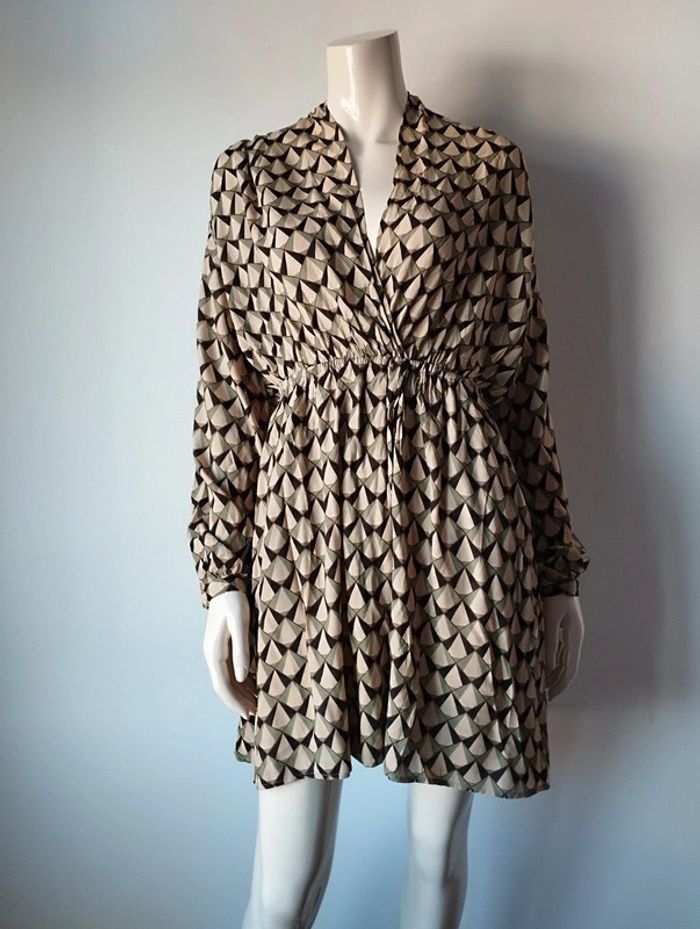 Robe Mango taille M décolletée et fendue avec poches