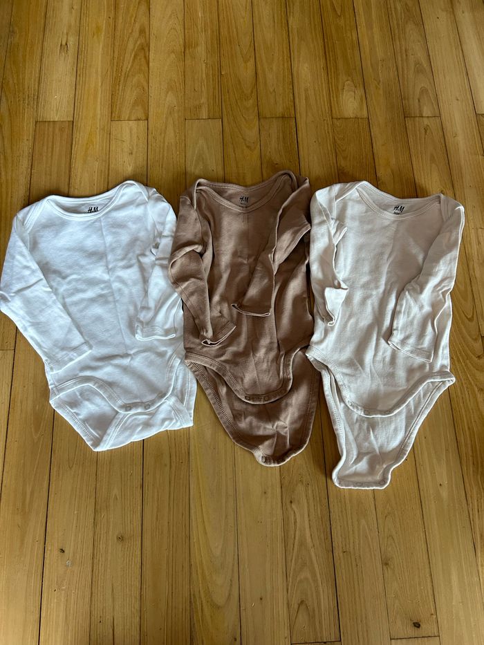 Lot de 7 bodies - photo numéro 2