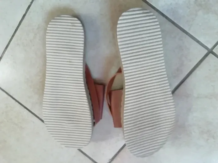 Mules Entre doigts Femmes Taille 38,5 - 39 Neuves! - photo numéro 4