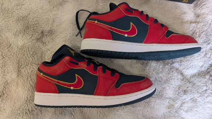 Baskets Air Jordan 1 Low SE (GS) 38,5 - photo numéro 3