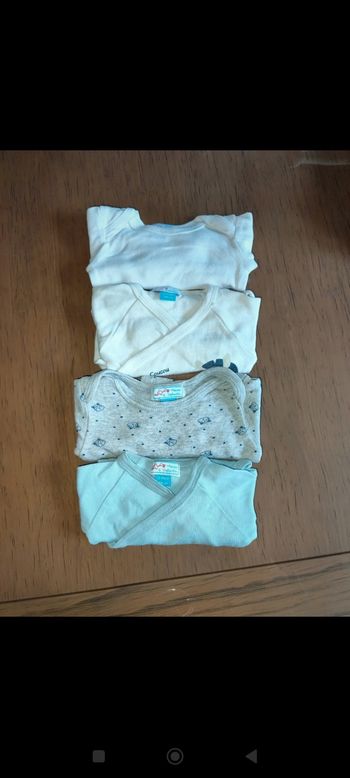 Lot de 4 bodies manches longues garçon taille 3 mois