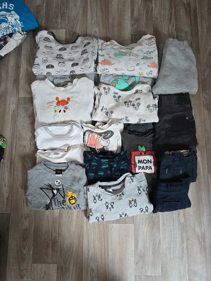 Lot taille 23 mois