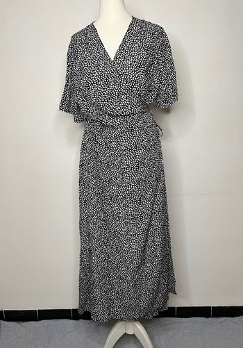 Longue robe portefeuille noire et blanche taille M/L
