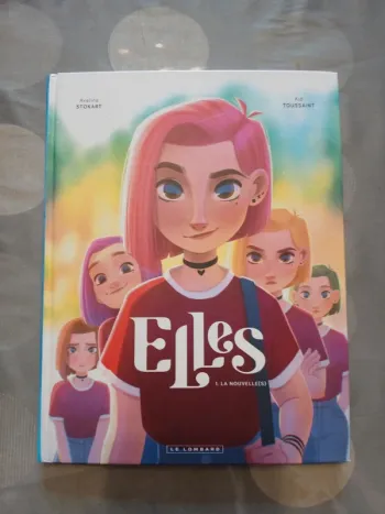 Elles - Tome 1 : La nouvelle(s)