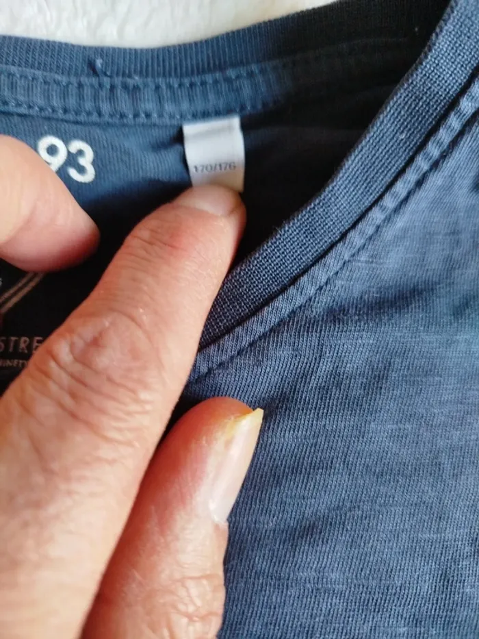 T-shirt garçon C&A marine taille 170/176 cm - photo numéro 4
